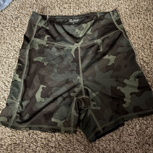Tek Gear Green Camouflage Workout Shorts - Picture 1 of 5